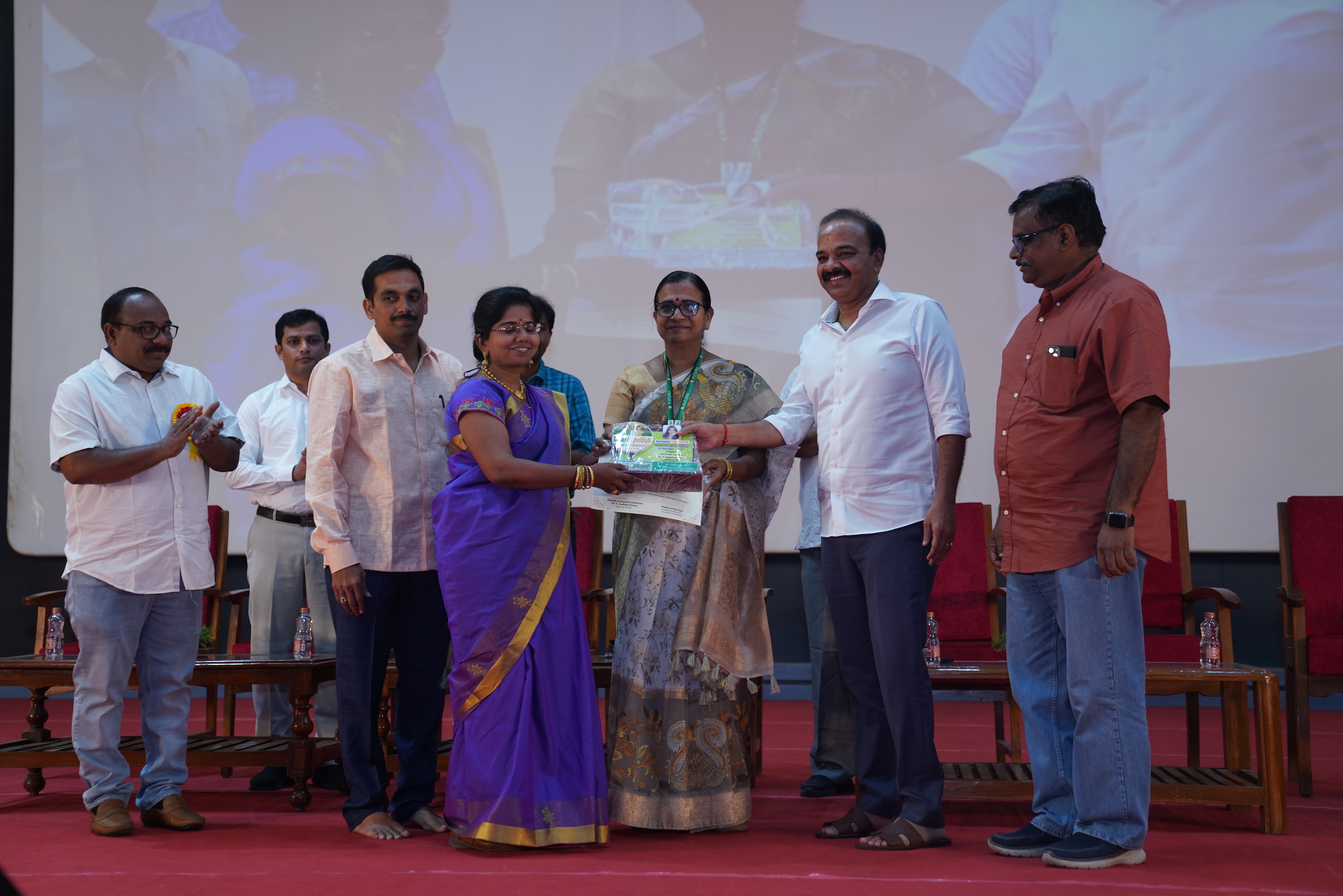 Award winners being felicitated at the Eruvaaka Foundation Annual Awards of Excellence in Agriculture 2022 ceremony